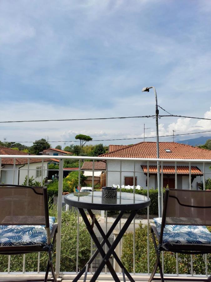 La Brise Hotel Marina di Pietrasanta Buitenkant foto