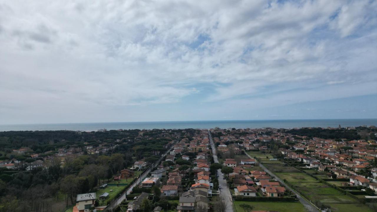 La Brise Hotel Marina di Pietrasanta Buitenkant foto