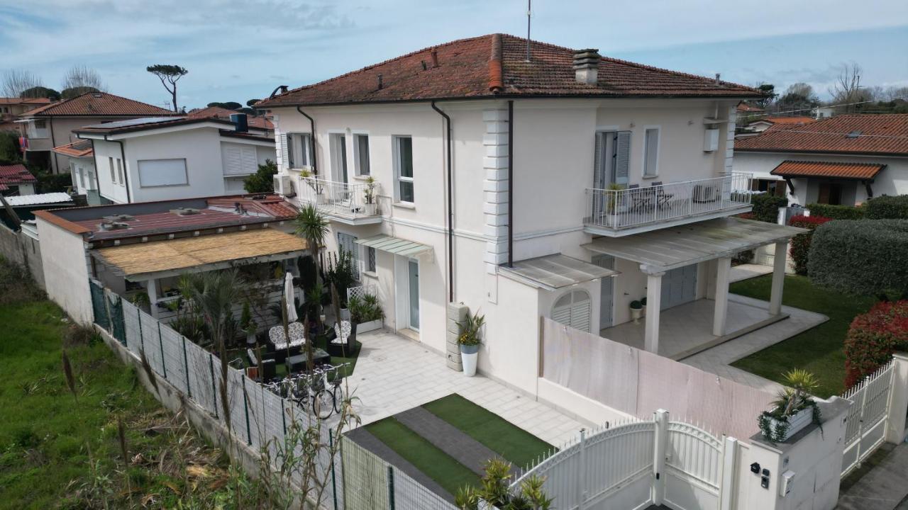La Brise Hotel Marina di Pietrasanta Buitenkant foto