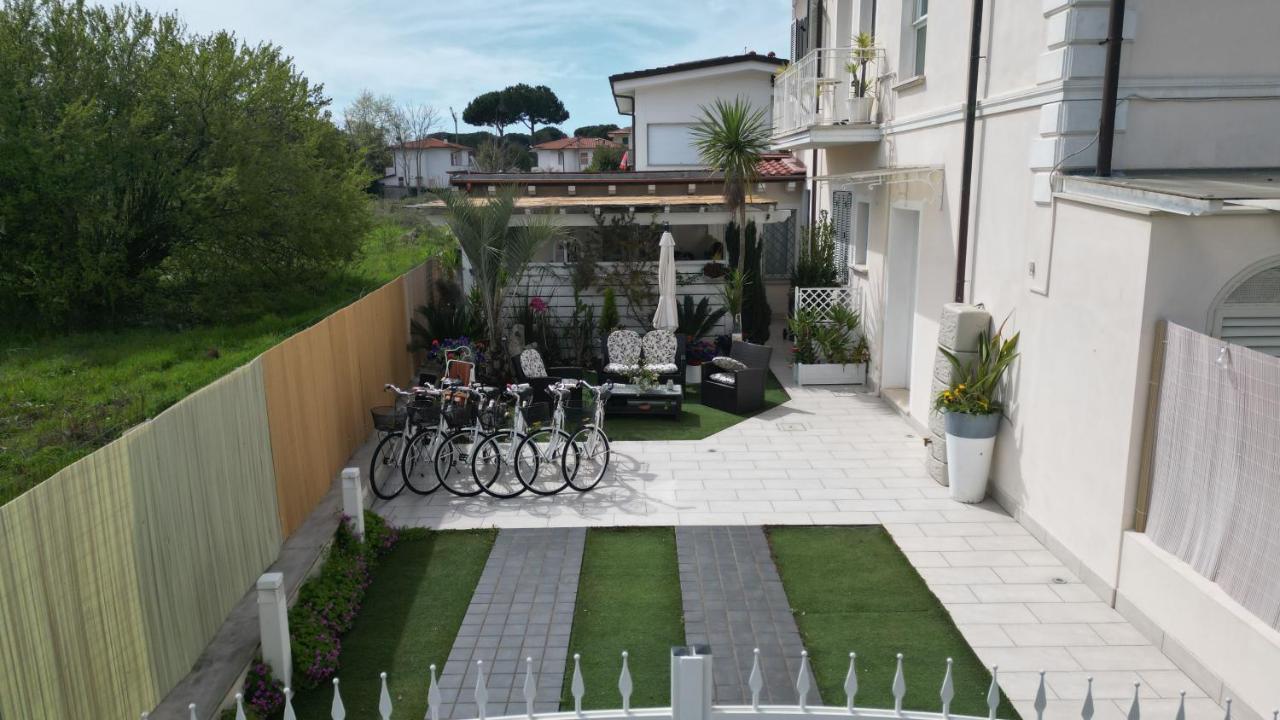La Brise Hotel Marina di Pietrasanta Buitenkant foto