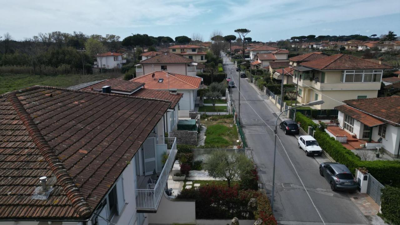 La Brise Hotel Marina di Pietrasanta Buitenkant foto