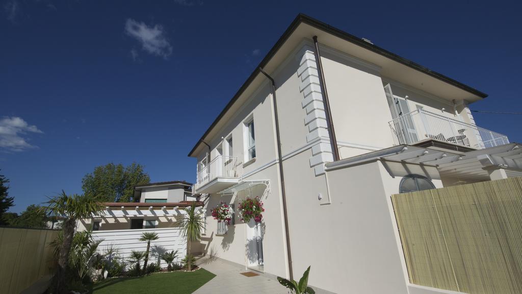 La Brise Hotel Marina di Pietrasanta Buitenkant foto